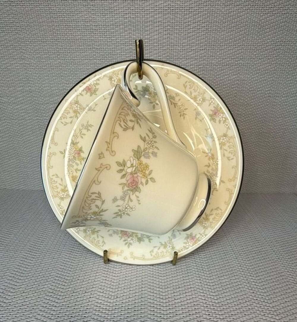 Royal Doulton Diana The Romance Collection Teacup And Saucer